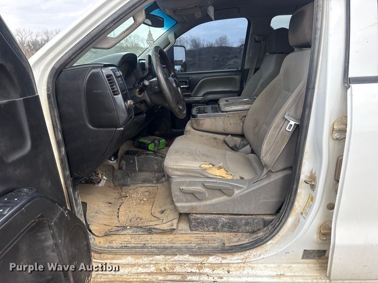 image for item DQ4365 2015 Chevrolet Silverado 2500HD Crew Cab pickup truck