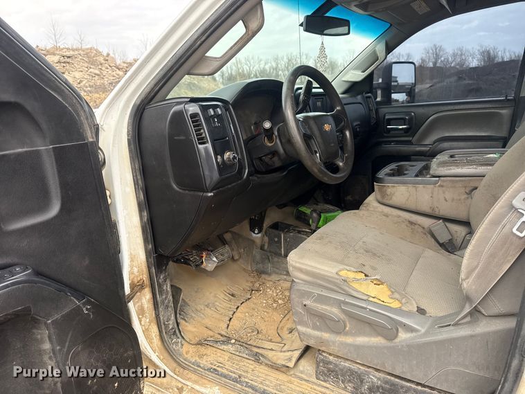 image for item DQ4365 2015 Chevrolet Silverado 2500HD Crew Cab pickup truck