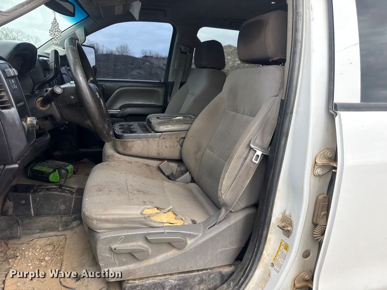 image for item DQ4365 2015 Chevrolet Silverado 2500HD Crew Cab pickup truck