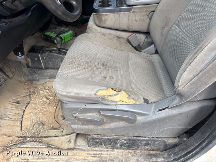 image for item DQ4365 2015 Chevrolet Silverado 2500HD Crew Cab pickup truck