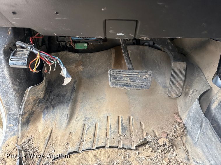 image for item DQ4365 2015 Chevrolet Silverado 2500HD Crew Cab pickup truck