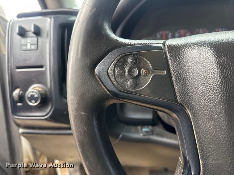 image for item DQ4365 2015 Chevrolet Silverado 2500HD Crew Cab pickup truck