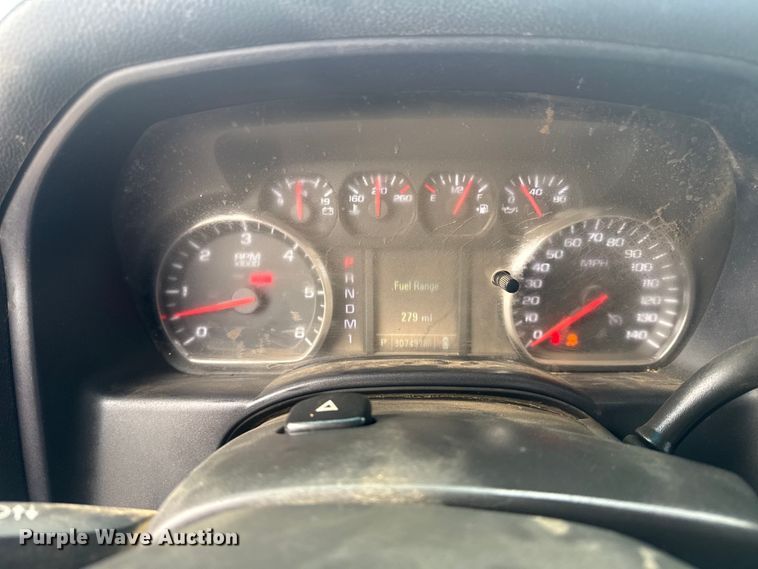 image for item DQ4365 2015 Chevrolet Silverado 2500HD Crew Cab pickup truck