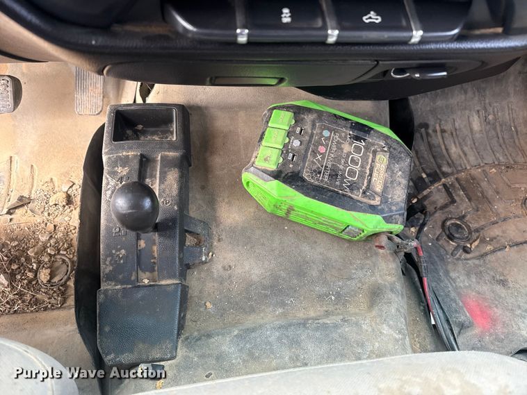 image for item DQ4365 2015 Chevrolet Silverado 2500HD Crew Cab pickup truck