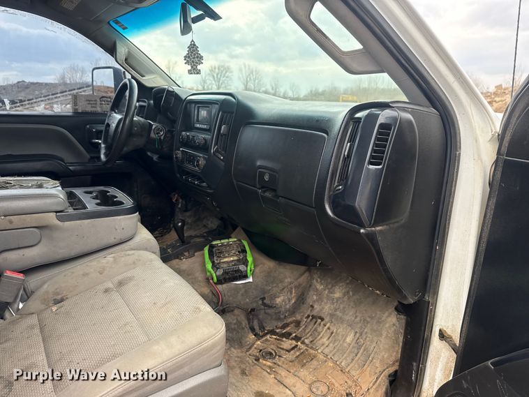 image for item DQ4365 2015 Chevrolet Silverado 2500HD Crew Cab pickup truck