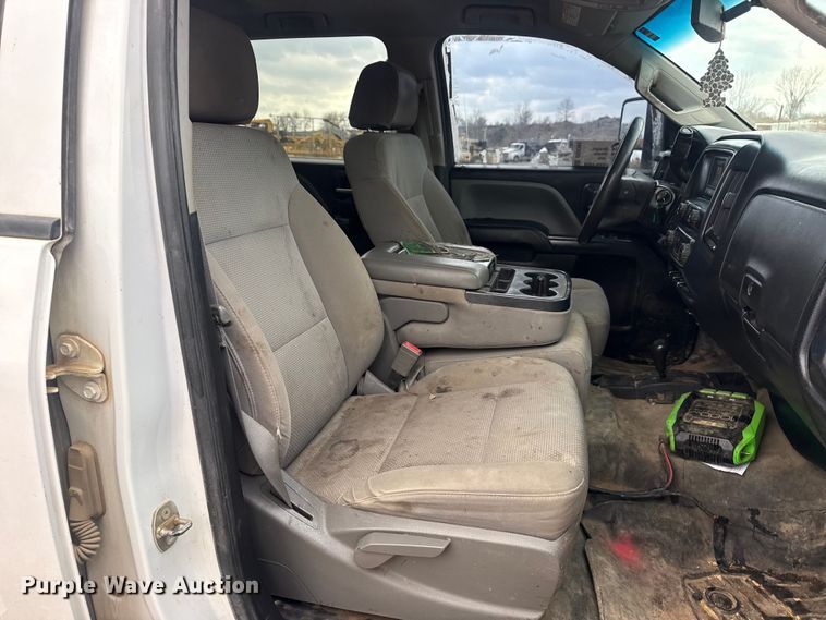 image for item DQ4365 2015 Chevrolet Silverado 2500HD Crew Cab pickup truck