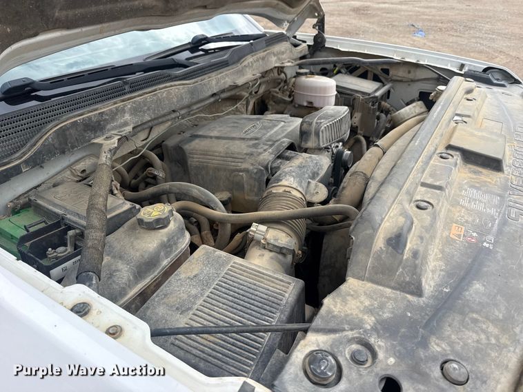 image for item DQ4365 2015 Chevrolet Silverado 2500HD Crew Cab pickup truck