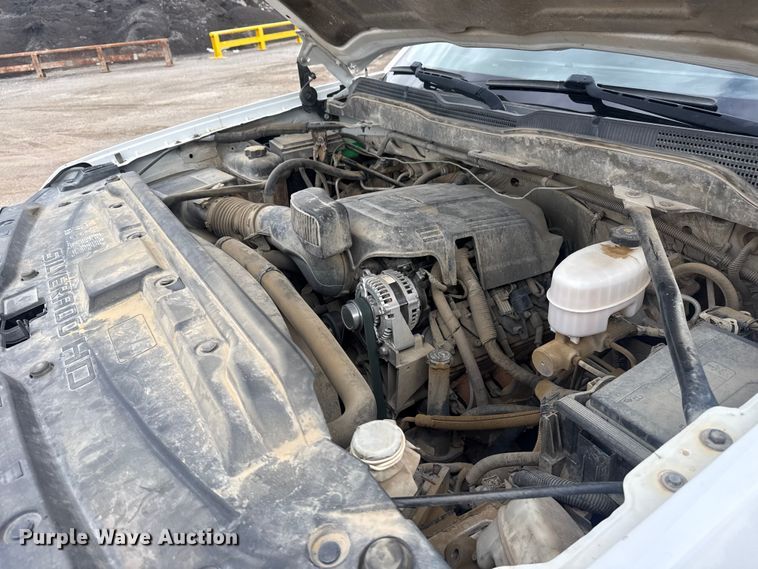 image for item DQ4365 2015 Chevrolet Silverado 2500HD Crew Cab pickup truck