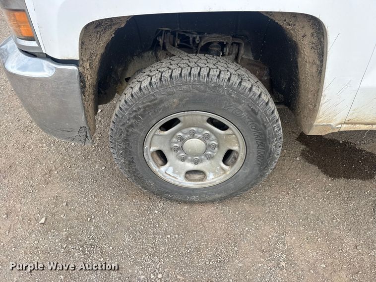 image for item DQ4365 2015 Chevrolet Silverado 2500HD Crew Cab pickup truck