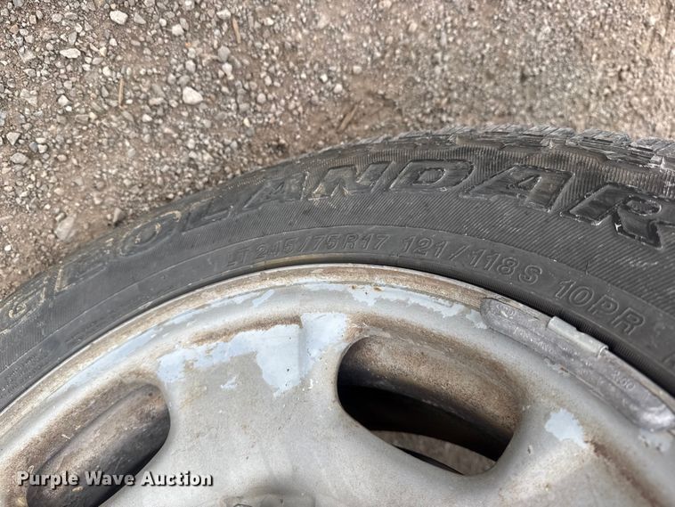 image for item DQ4365 2015 Chevrolet Silverado 2500HD Crew Cab pickup truck