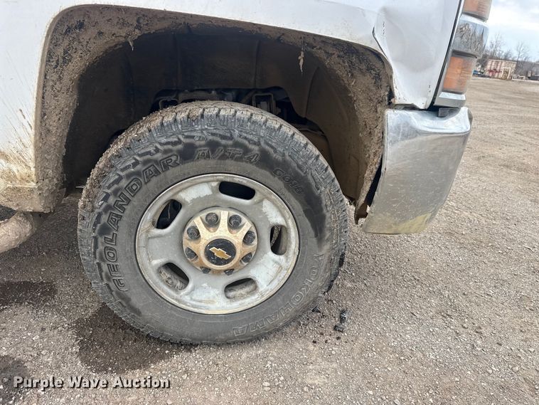 image for item DQ4365 2015 Chevrolet Silverado 2500HD Crew Cab pickup truck