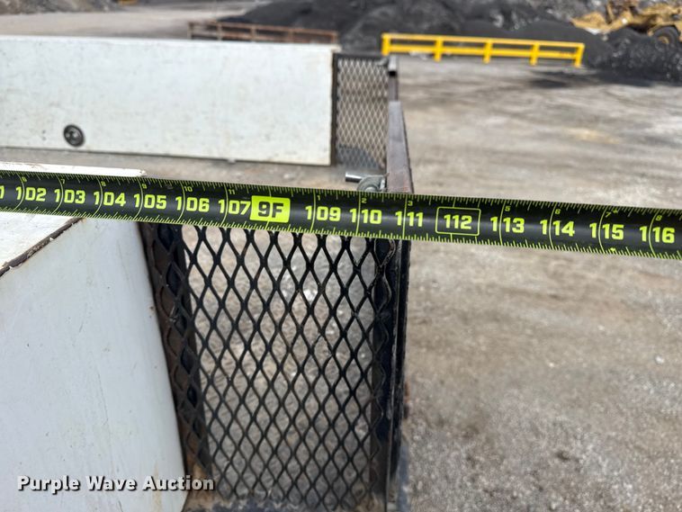 image for item DQ4366 2015 Chevrolet Silverado 3500HD Crew Cab flatbed pickup truck