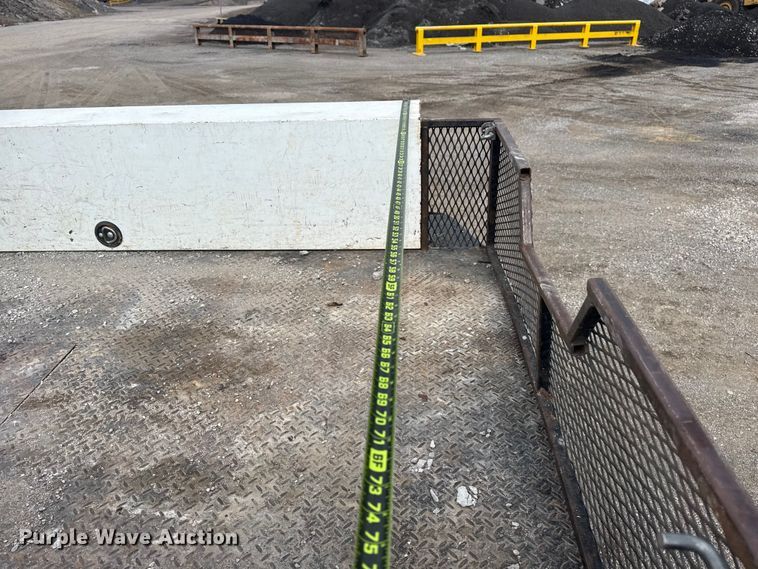 image for item DQ4366 2015 Chevrolet Silverado 3500HD Crew Cab flatbed pickup truck