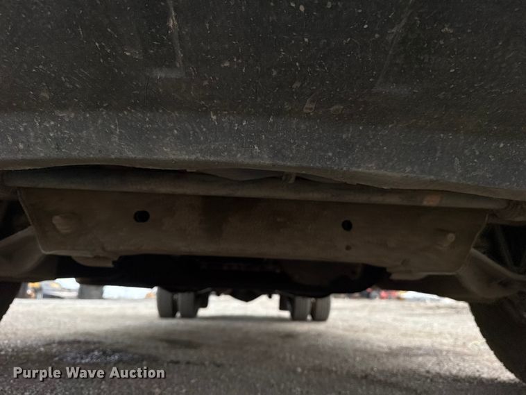 image for item DQ4366 2015 Chevrolet Silverado 3500HD Crew Cab flatbed pickup truck