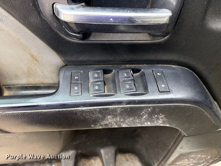 image for item DQ4366 2015 Chevrolet Silverado 3500HD Crew Cab flatbed pickup truck