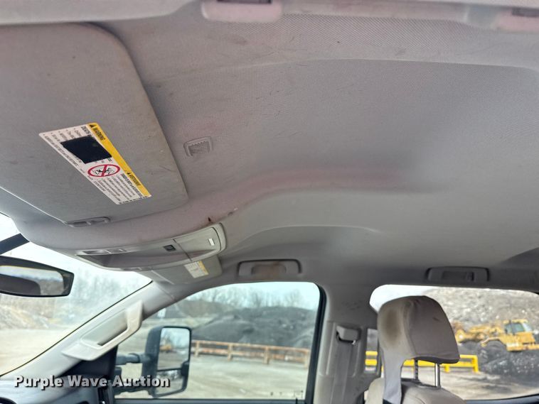 image for item DQ4366 2015 Chevrolet Silverado 3500HD Crew Cab flatbed pickup truck