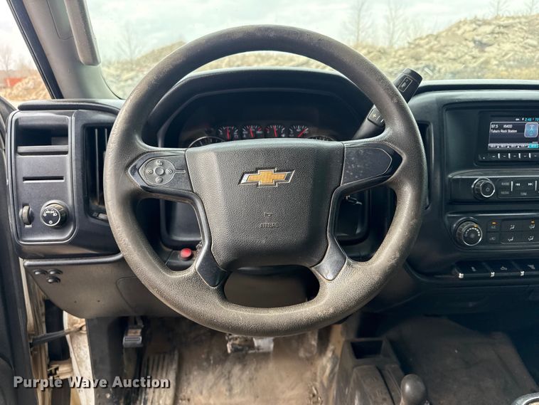 image for item DQ4366 2015 Chevrolet Silverado 3500HD Crew Cab flatbed pickup truck