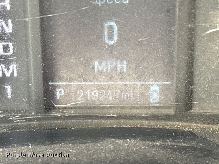 image for item DQ4366 2015 Chevrolet Silverado 3500HD Crew Cab flatbed pickup truck