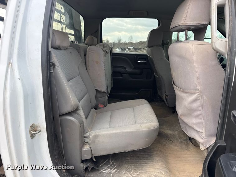 image for item DQ4366 2015 Chevrolet Silverado 3500HD Crew Cab flatbed pickup truck