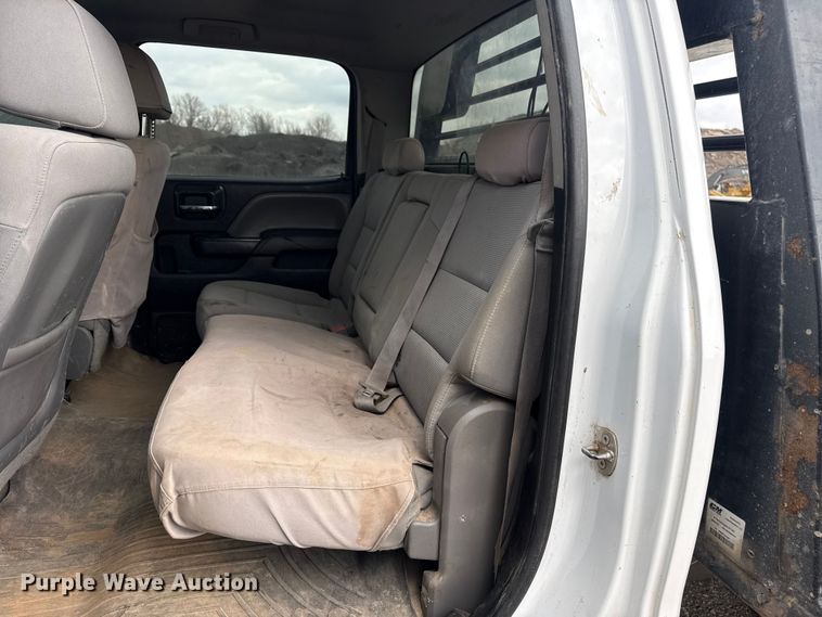 image for item DQ4366 2015 Chevrolet Silverado 3500HD Crew Cab flatbed pickup truck