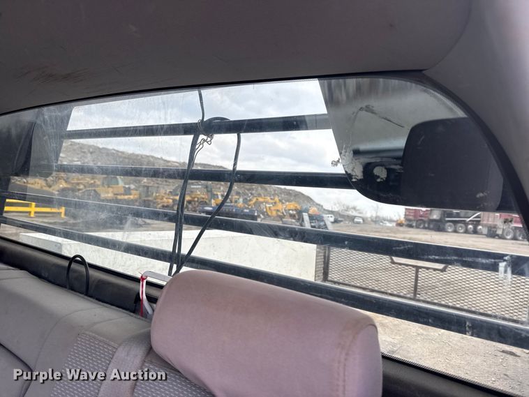 image for item DQ4366 2015 Chevrolet Silverado 3500HD Crew Cab flatbed pickup truck