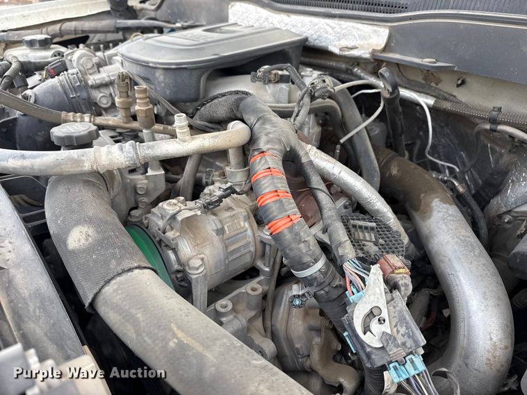 image for item DQ4366 2015 Chevrolet Silverado 3500HD Crew Cab flatbed pickup truck