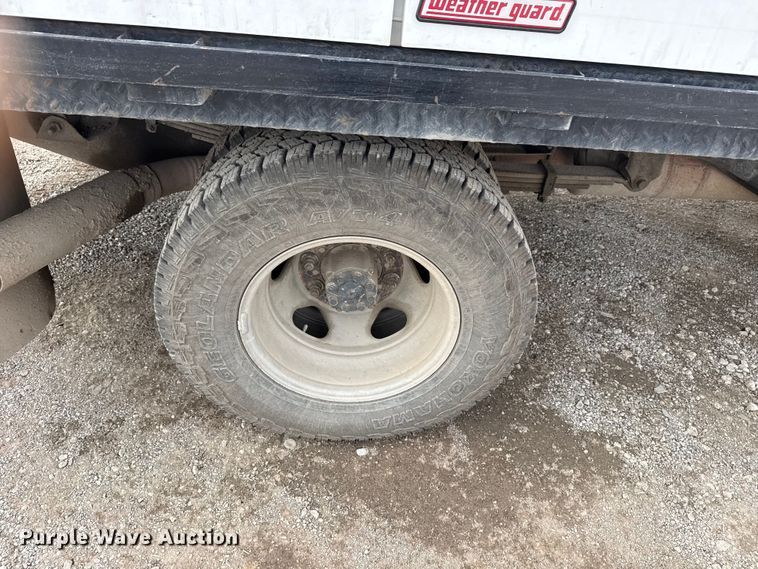 image for item DQ4366 2015 Chevrolet Silverado 3500HD Crew Cab flatbed pickup truck