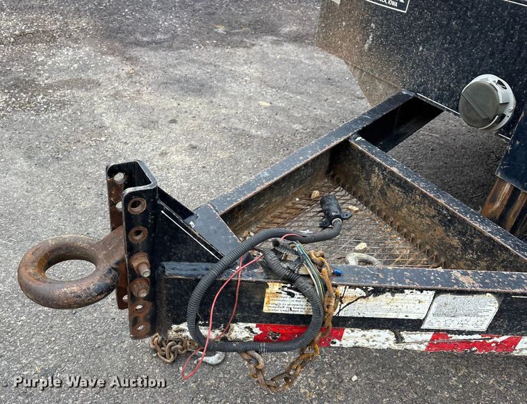 image for item DT0021 2009 Mac-Lander equipment trailer