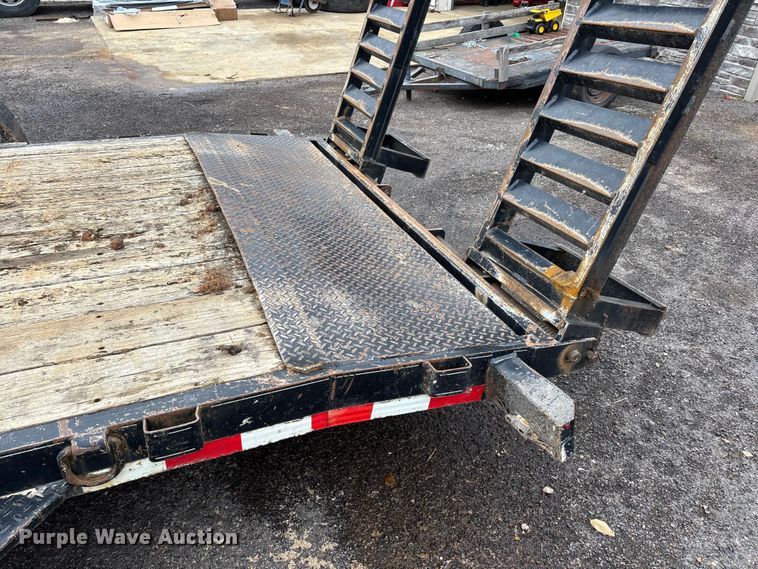 image for item DT0021 2009 Mac-Lander equipment trailer