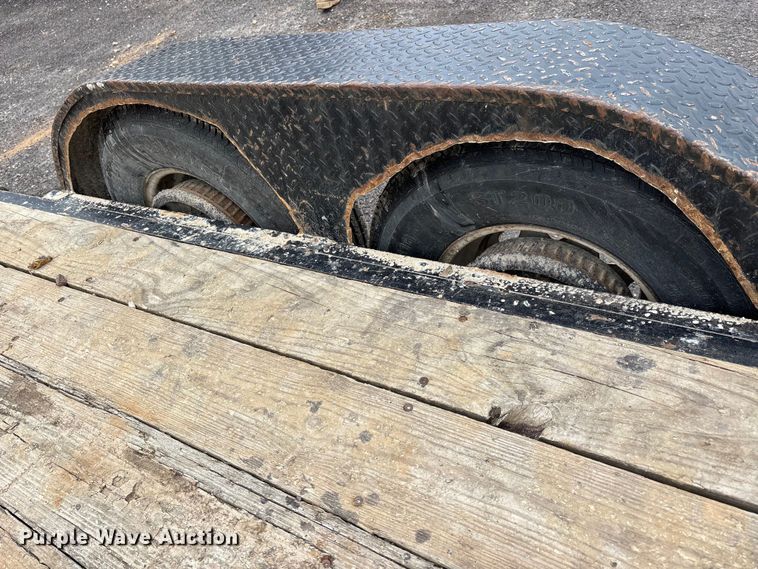 image for item DT0021 2009 Mac-Lander equipment trailer