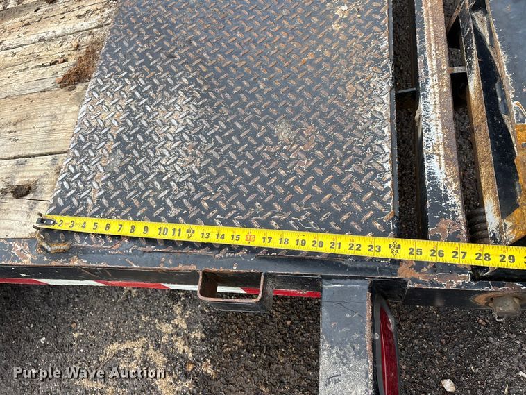 image for item DT0021 2009 Mac-Lander equipment trailer