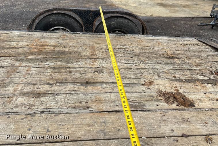 image for item DT0021 2009 Mac-Lander equipment trailer