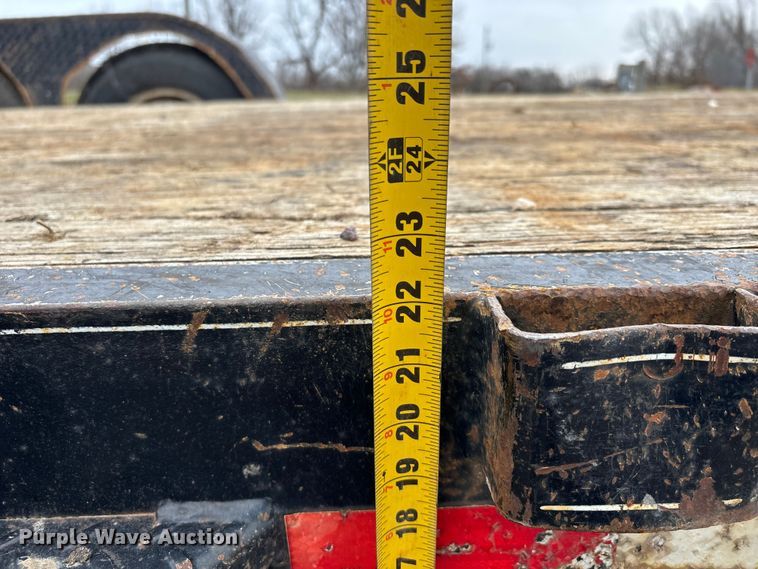 image for item DT0021 2009 Mac-Lander equipment trailer