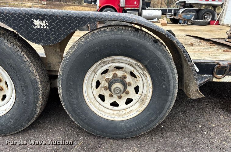 image for item DT0021 2009 Mac-Lander equipment trailer