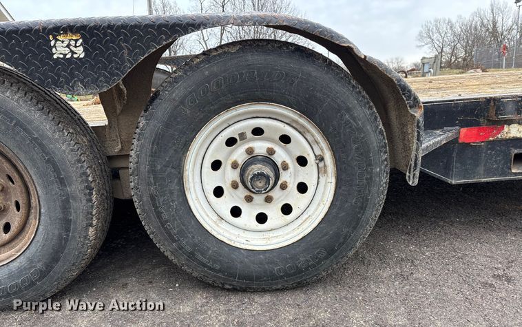 image for item DT0021 2009 Mac-Lander equipment trailer