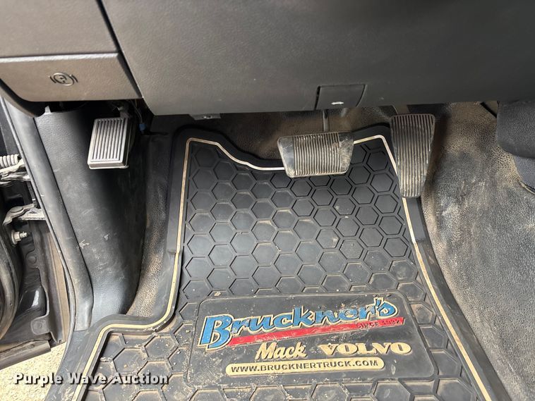 image for item DT0057 2017 RAM 1500 pickup truck