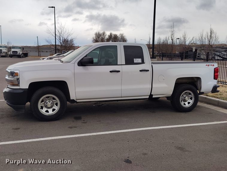 image for item DT0977 2019 Chevrolet Silverado 1500 Ext. Cab pickup truck