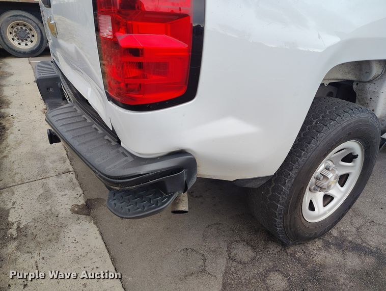 image for item DT0977 2019 Chevrolet Silverado 1500 Ext. Cab pickup truck