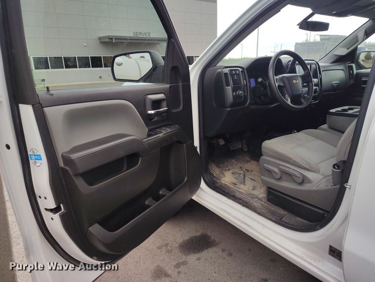 image for item DT0977 2019 Chevrolet Silverado 1500 Ext. Cab pickup truck