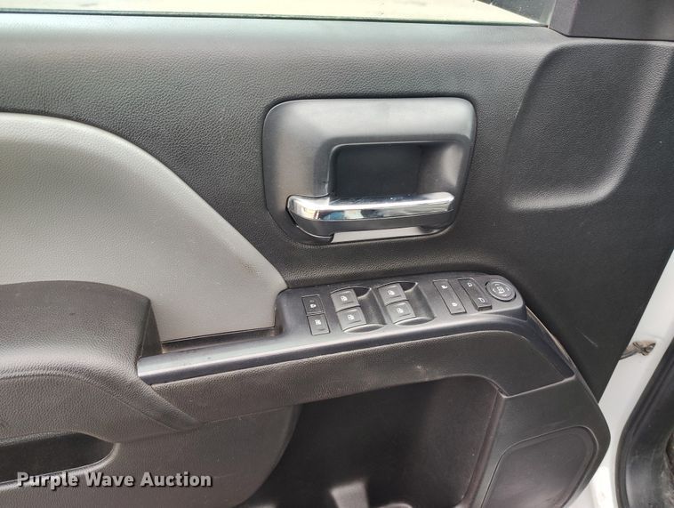 image for item DT0977 2019 Chevrolet Silverado 1500 Ext. Cab pickup truck