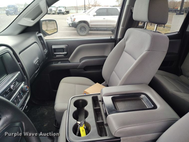 image for item DT0977 2019 Chevrolet Silverado 1500 Ext. Cab pickup truck