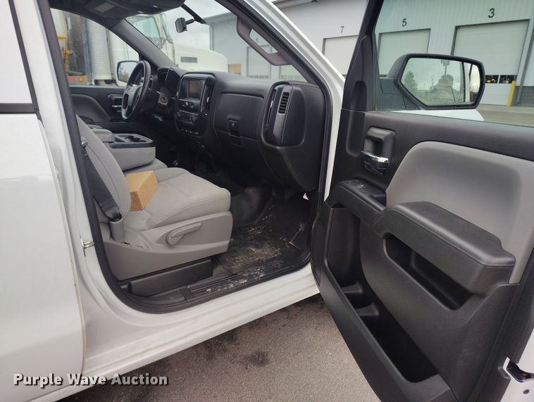 image for item DT0977 2019 Chevrolet Silverado 1500 Ext. Cab pickup truck