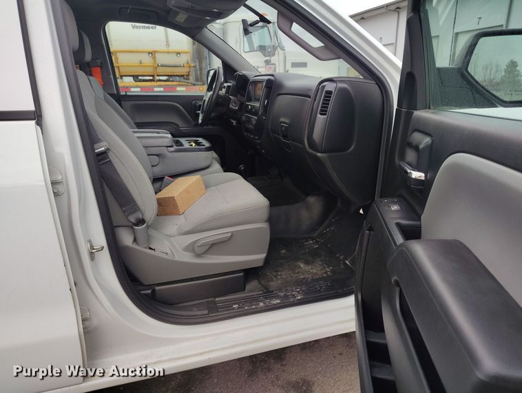 image for item DT0977 2019 Chevrolet Silverado 1500 Ext. Cab pickup truck