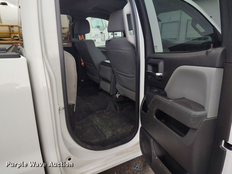 image for item DT0977 2019 Chevrolet Silverado 1500 Ext. Cab pickup truck