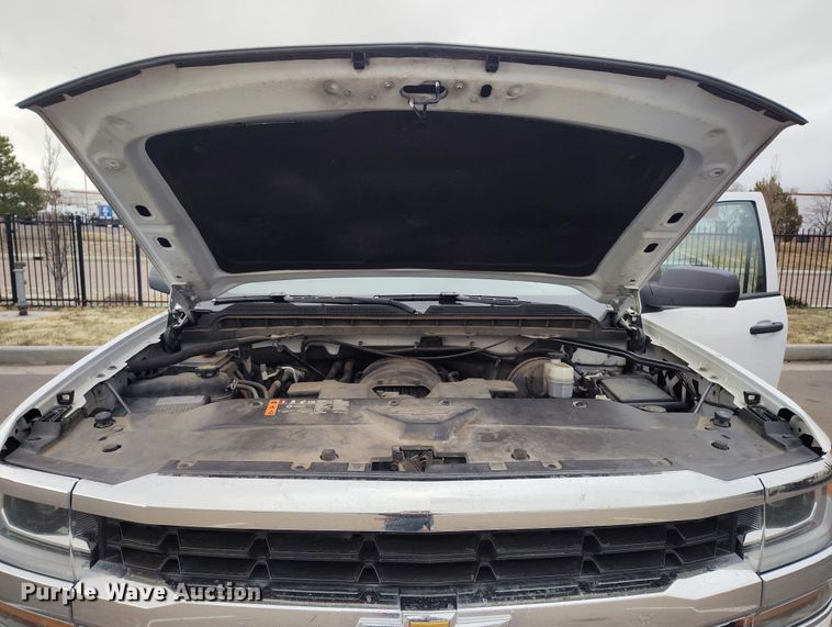 image for item DT0977 2019 Chevrolet Silverado 1500 Ext. Cab pickup truck