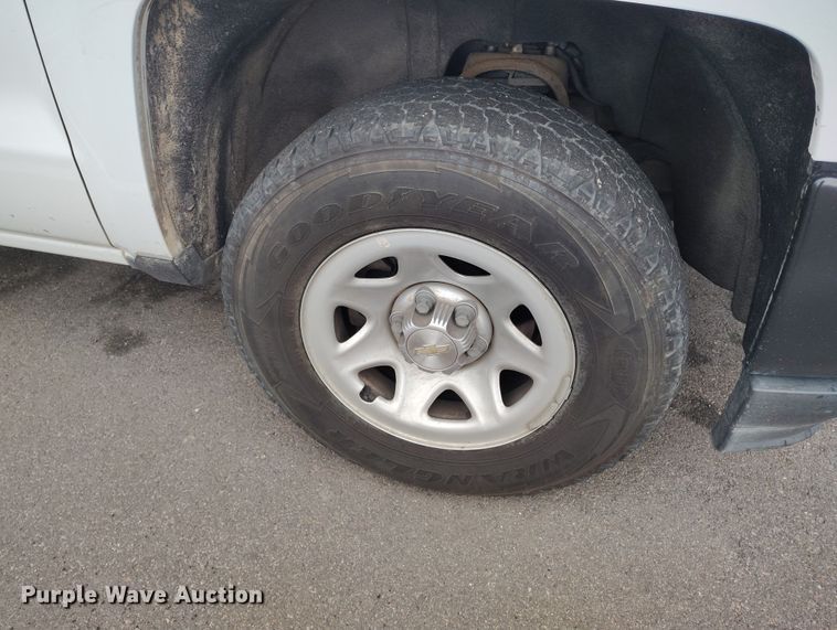 image for item DT0977 2019 Chevrolet Silverado 1500 Ext. Cab pickup truck