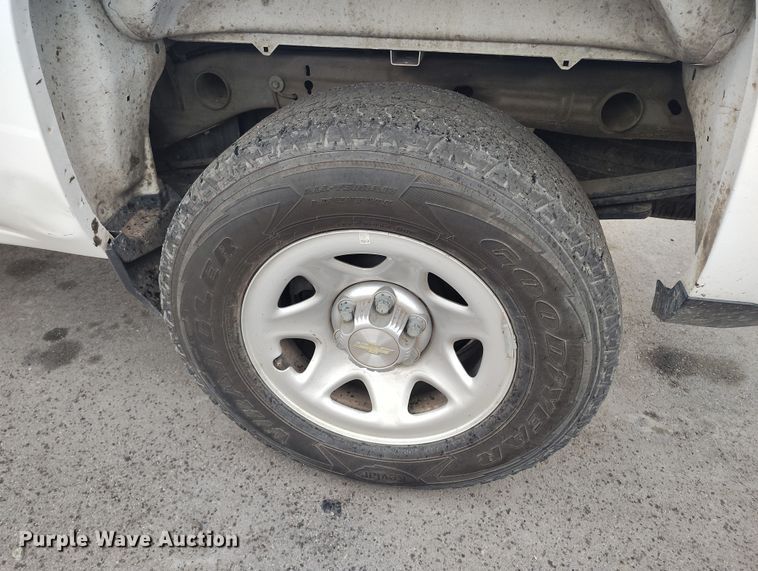 image for item DT0977 2019 Chevrolet Silverado 1500 Ext. Cab pickup truck