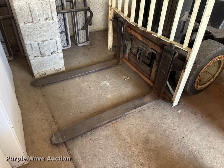 image for item DT2854 1997 Yale GLP065 forklift