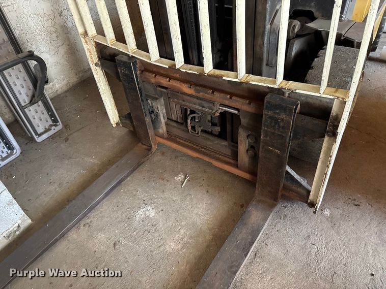 image for item DT2854 1997 Yale GLP065 forklift