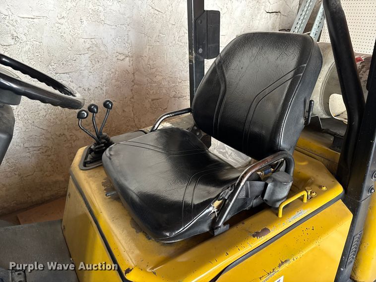 image for item DT2854 1997 Yale GLP065 forklift